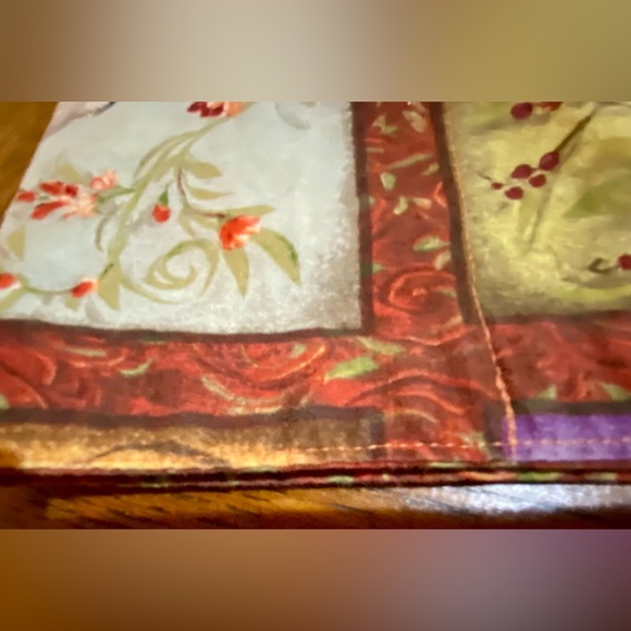 Table Runner w/Squares of Birds Different Color Backgrounds. Cotton Hand Made EC - Picture 14 of 16